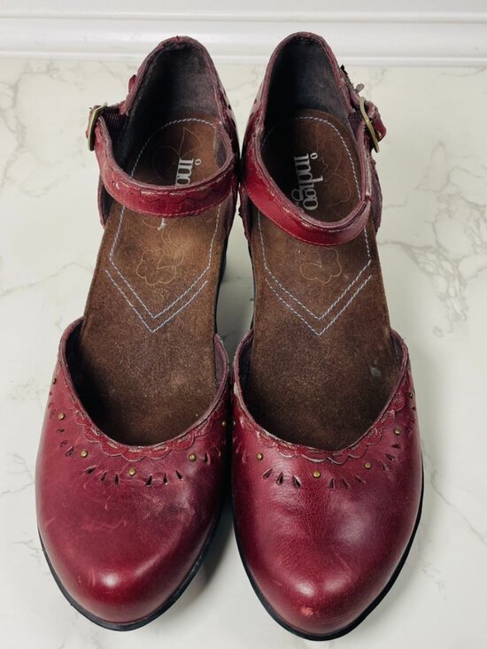 Clarks Shoes - Indigo Clarks Burgundy Red Leather Scallop Edge Mary Jane Ankle Strap Heels | 8